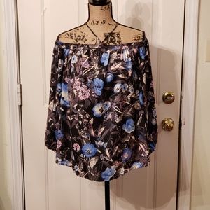 🌷Gianni Bini Blouse size XS